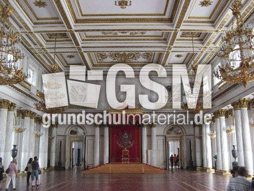 141 Empfangssaal mit Thron.JPG